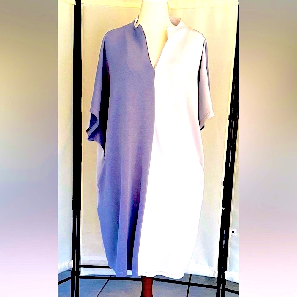 TE VERDE  TWO TONE V-NECK DRESS WITH CAP SLEEVES. 3X
